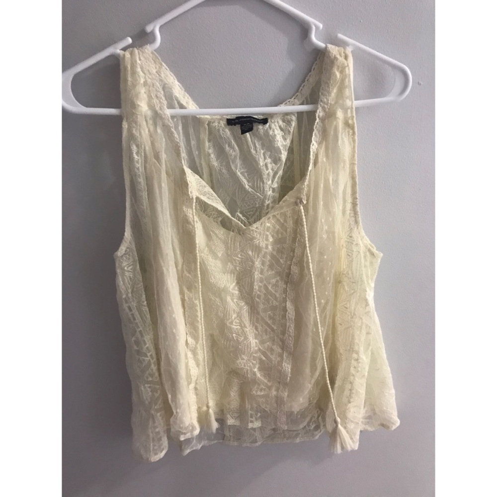 American Eagle lace top